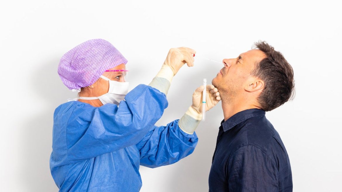 Dépistage et traitement de la covid-19